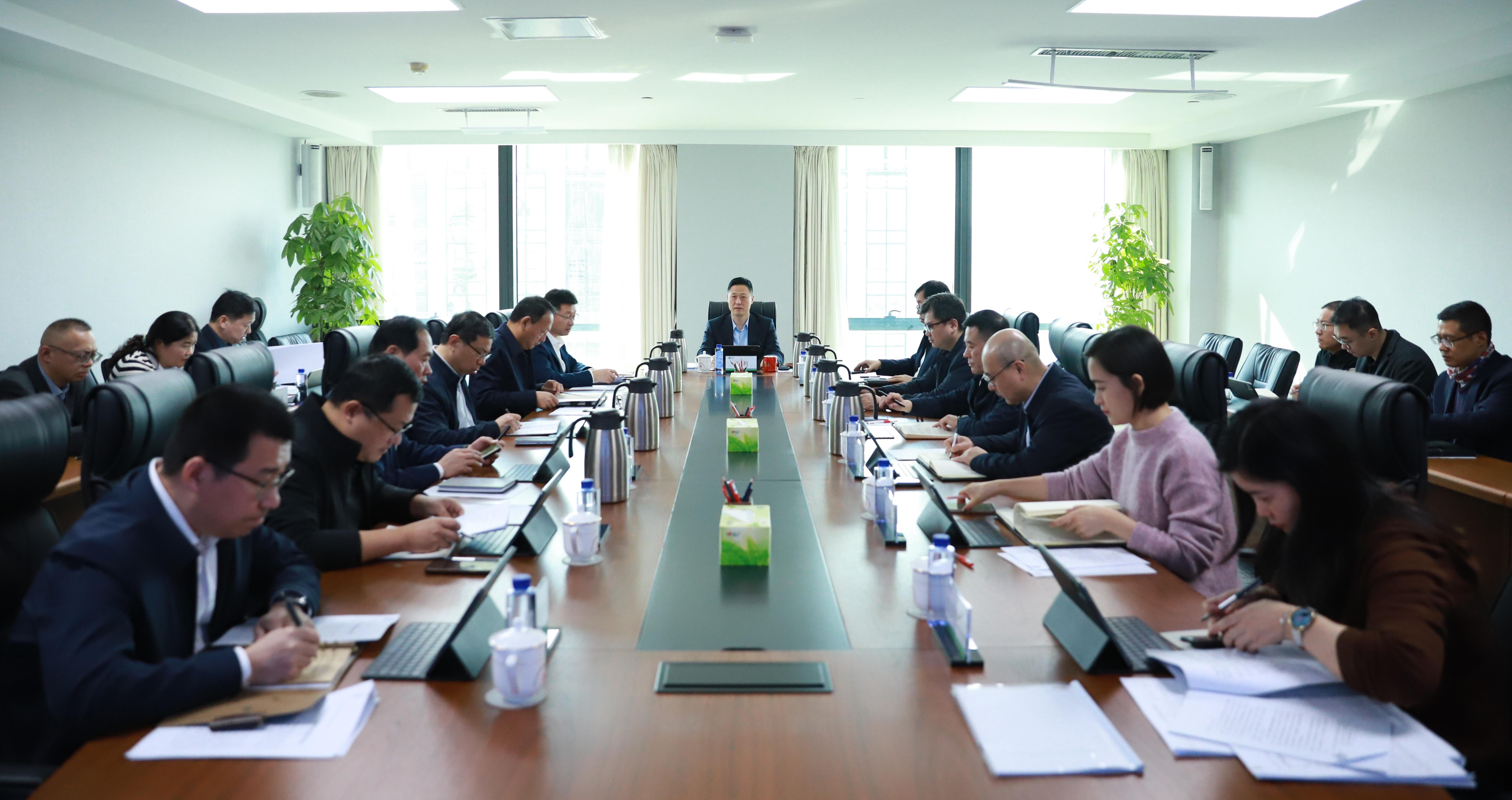 山東環保集團黨委理論學習中心組開展2026年第2次集體學習研討